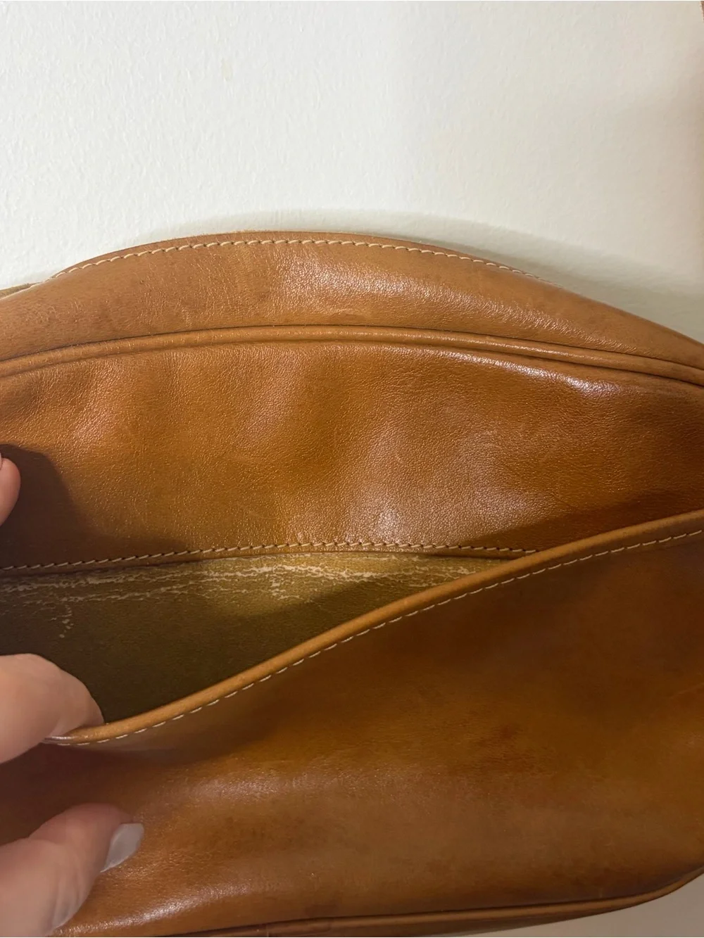 Katha Diddel Leather Shoulder Bag in Warm Chestnut Stitch Detail - Picture 7 of 8